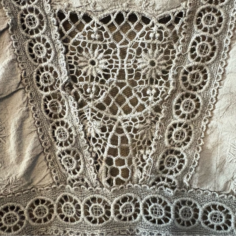 Free People gray embroidered crochet lace floral bohemian blouse top size small - Picture 5 of 16